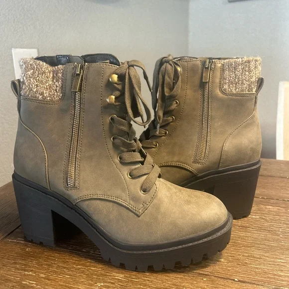 Nwt torrid sock detail hiker boots size 9.5WW - Picture 3 of 12